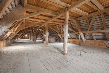 Prodej historického objektu 1000 m², Žerotice