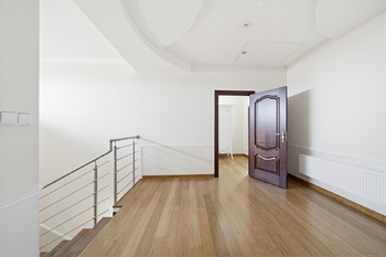 Prodej domu 363 m², Jesenice