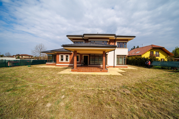 Prodej domu 363 m², Jesenice