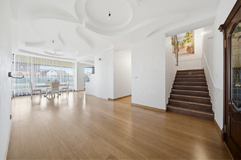 Prodej domu 363 m², Jesenice