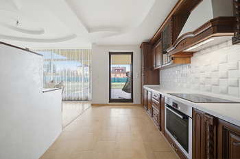 Prodej domu 363 m², Jesenice