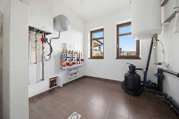 Prodej domu 363 m², Jesenice