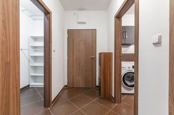 Pronájem bytu 1+kk v osobním vlastnictví 53 m², Praha 9 - Střížkov