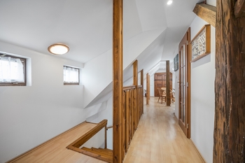 Chodba v podkroví - Prodej chaty / chalupy 121 m², Petroupim