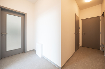 Pronájem bytu 2+kk v osobním vlastnictví 57 m², Praha 4 - Modřany