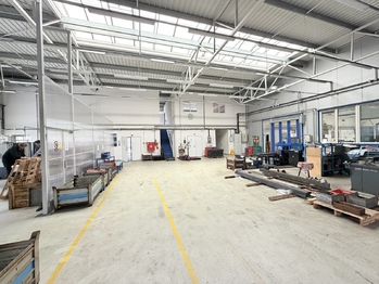 Pronájem výrobních prostor 610 m², Vsetín