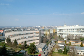 pohled z vrchního bytu - Pronájem bytu 4+1 v osobním vlastnictví 80 m², Praha 4 - Krč