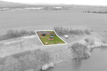 Prodej pozemku 600 m², Ostružno