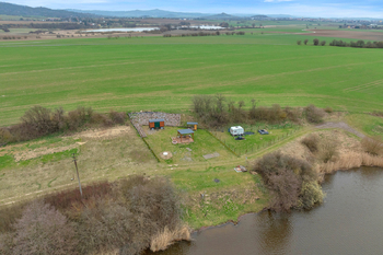 Prodej pozemku 600 m², Ostružno