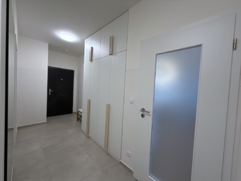 chodba - Pronájem bytu 4+kk v osobním vlastnictví 92 m², Kladno