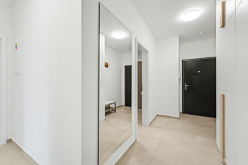 chodba - Pronájem bytu 4+kk v osobním vlastnictví 92 m², Kladno