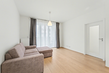 obývací pokoj s kuchyňským koutem - Pronájem bytu 4+kk v osobním vlastnictví 92 m², Kladno
