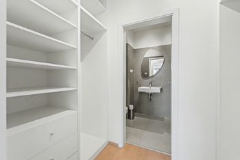 šatna - Pronájem bytu 4+kk v osobním vlastnictví 92 m², Kladno