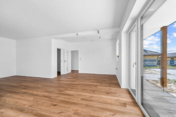 Obývák + kk + spíž - Prodej domu 118 m², Planá nad Lužnicí