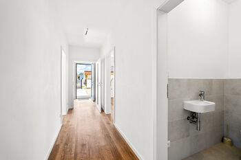 Chodba + WC 2 - Prodej domu 118 m², Planá nad Lužnicí