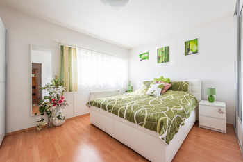 Výjimečný byt 3+kk s terasou, Popůvky, ul. Horní - Prodej bytu 3+kk v osobním vlastnictví 80 m², Popůvky