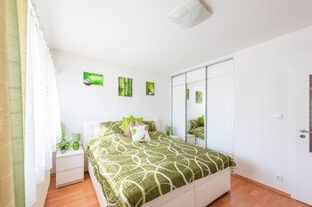 Výjimečný byt 3+kk s terasou, Popůvky, ul. Horní - Prodej bytu 3+kk v osobním vlastnictví 80 m², Popůvky