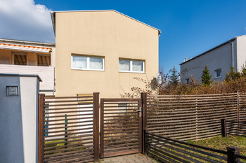 Výjimečný byt 3+kk s terasou, Popůvky, ul. Horní - Prodej bytu 3+kk v osobním vlastnictví 80 m², Popůvky