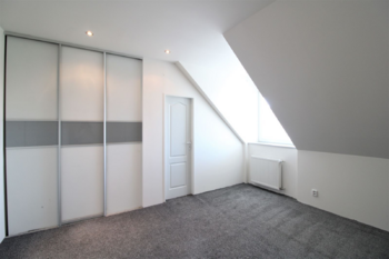 Prodej domu 378 m², Údlice
