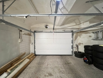 Prodej domu 378 m², Údlice