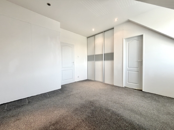 Prodej domu 407 m², Údlice