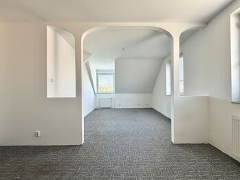 Prodej domu 407 m², Údlice