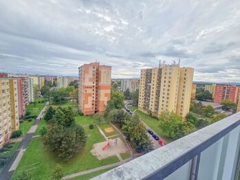 výhled z lodžie - Pronájem bytu 1+kk v osobním vlastnictví 32 m², České Budějovice