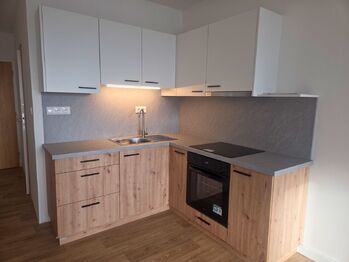 kuchyňský kout - Pronájem bytu 1+kk v osobním vlastnictví 32 m², České Budějovice