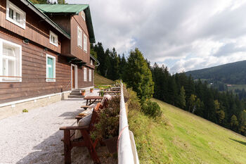 Prodej horského Penzionu Táňa na krásném místě v Peci pod Sněžkou, Velká Úpa II, čp. 154 – investice s potenciálem rozšíření. - Prodej ubytovacího zařízení 584 m², Pec pod Sněžkou