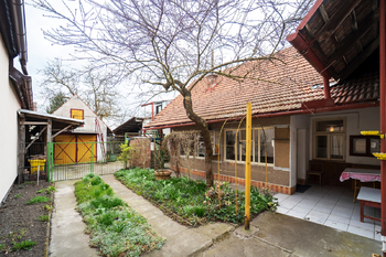 Prodej domu 95 m², Straky