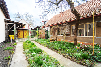 Prodej domu 95 m², Straky