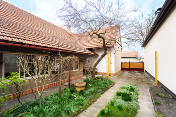 Prodej domu 95 m², Straky