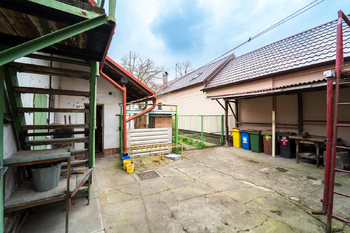 Prodej domu 95 m², Straky