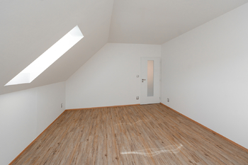 Prodej domu 300 m², Měchenice