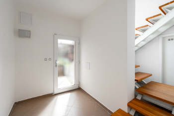 Prodej domu 300 m², Měchenice