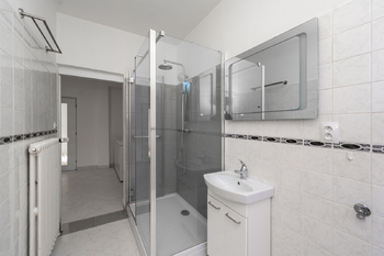 Prodej domu 300 m², Měchenice