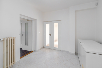 Prodej domu 300 m², Měchenice