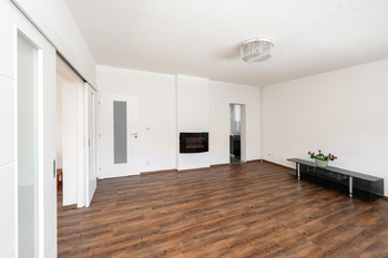 Prodej domu 300 m², Měchenice