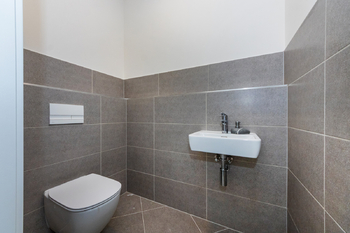 samostatné WC - Prodej bytu 3+kk v družstevním vlastnictví 100 m², Praha 10 - Dolní Měcholupy