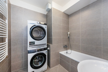 Prodej bytu 3+kk v družstevním vlastnictví 100 m², Praha 10 - Dolní Měcholupy