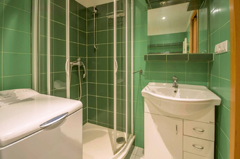 Prodej bytu 1+kk v osobním vlastnictví 36 m², Hradec Králové