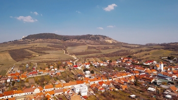 Prodej pozemku 1292 m², Perná