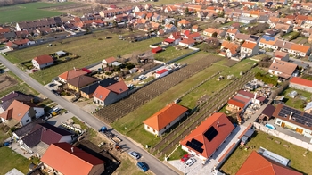 Prodej pozemku 1292 m², Perná
