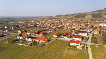 Prodej pozemku 1292 m², Perná