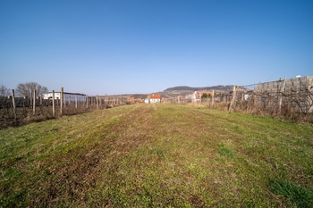 Prodej pozemku 1292 m², Perná