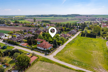 Prodej pozemku 1530 m², Malý Újezd
