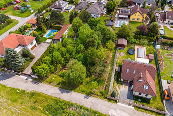 Prodej pozemku 1530 m², Malý Újezd