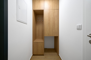 Chodba - Pronájem bytu 1+kk v osobním vlastnictví 30 m², Hradec Králové