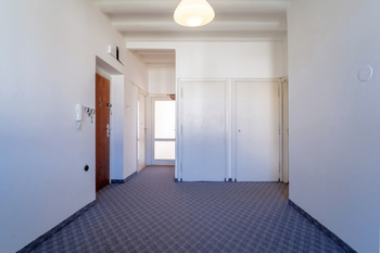 chodba - Prodej bytu 3+1 v osobním vlastnictví 93 m², Praha 10 - Strašnice