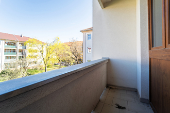 lodžie - Prodej bytu 3+1 v osobním vlastnictví 93 m², Praha 10 - Strašnice
